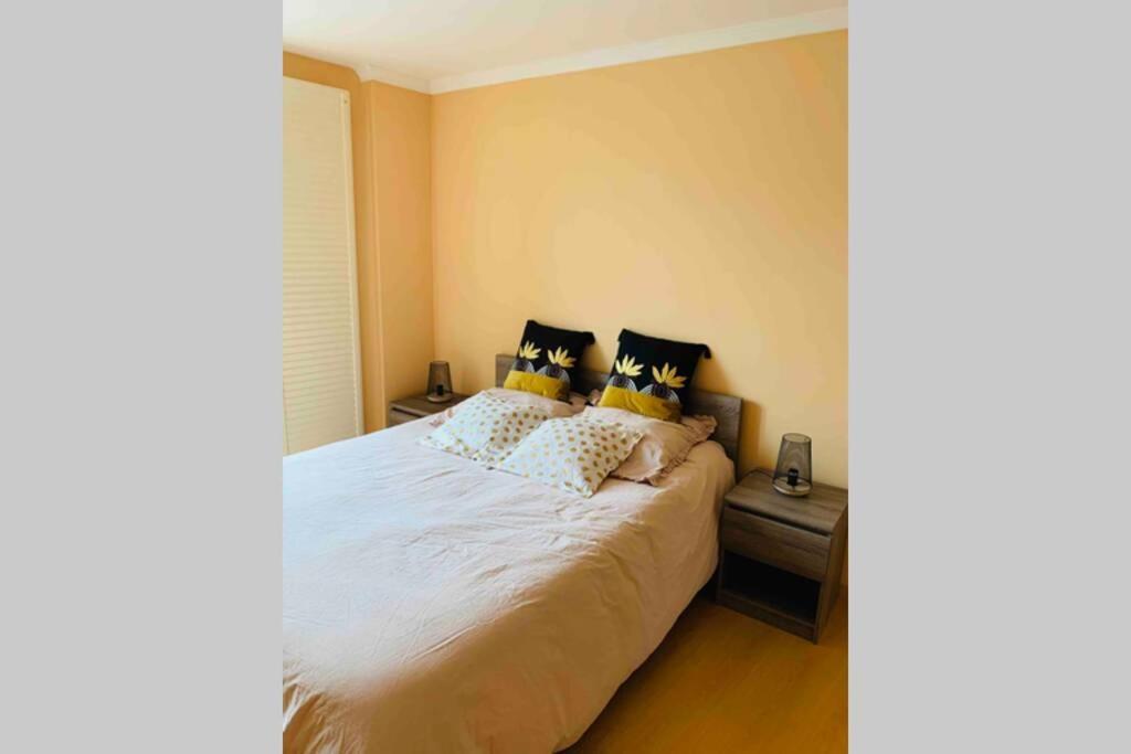 La Roseraie De L Arguenon, Appartement Charmant Centre Ville Jugon-les-Lacs Bagian luar foto