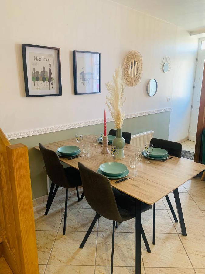 La Roseraie De L Arguenon, Appartement Charmant Centre Ville Jugon-les-Lacs Bagian luar foto
